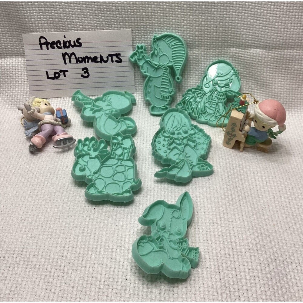 Wilton Cookie Cutters Precious Moments Plastic 1993~Lot Of 6 ~ Plus 2 Ornaments - Picture 1 of 9